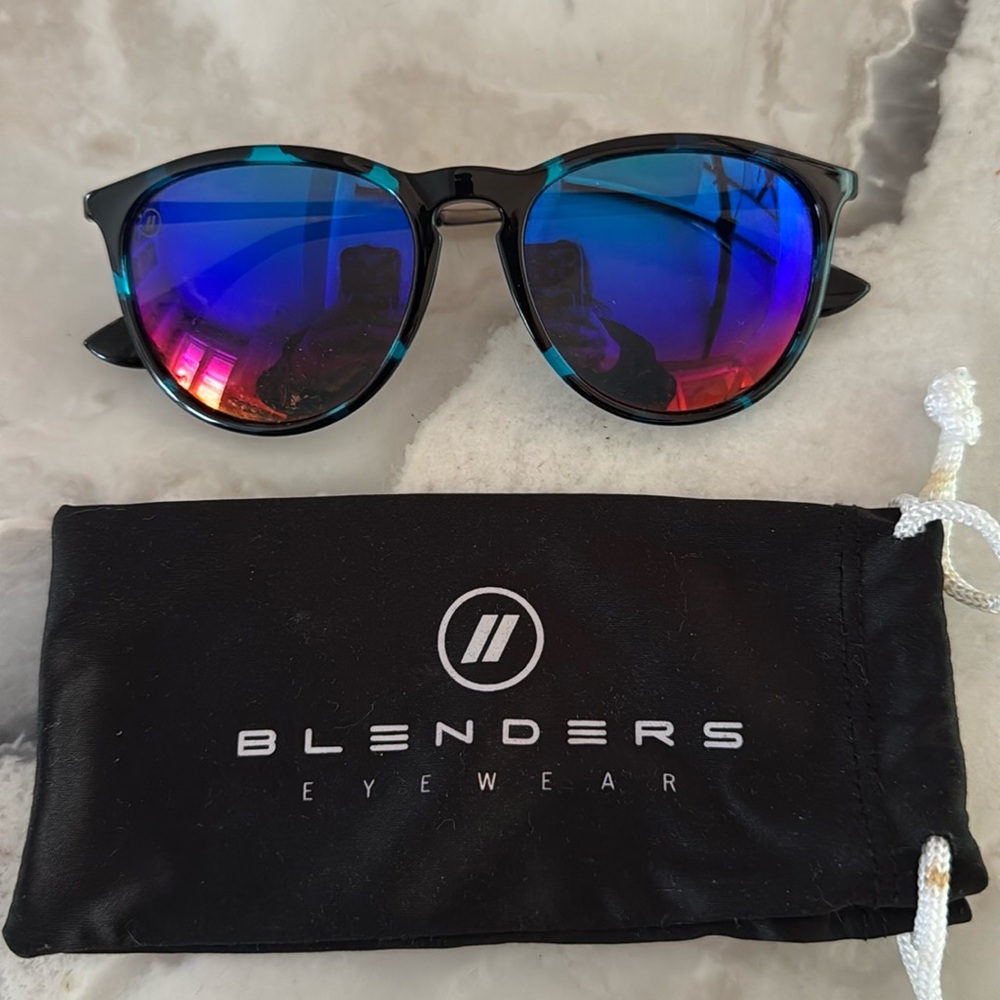 Blenders Sunglasses Daisy Round